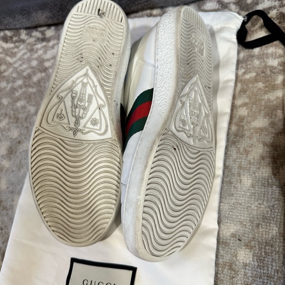 Gucci white sneakers with red and white side - Picture 3 of 3